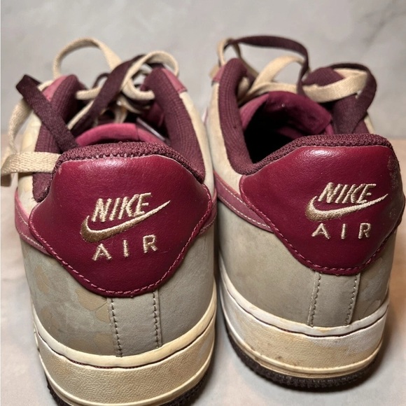 🧼 Nike Air Force 1 Low Men’s Size 10 | Burgundy & White Floral Camo | 2007 OG - Picture 2 of 4